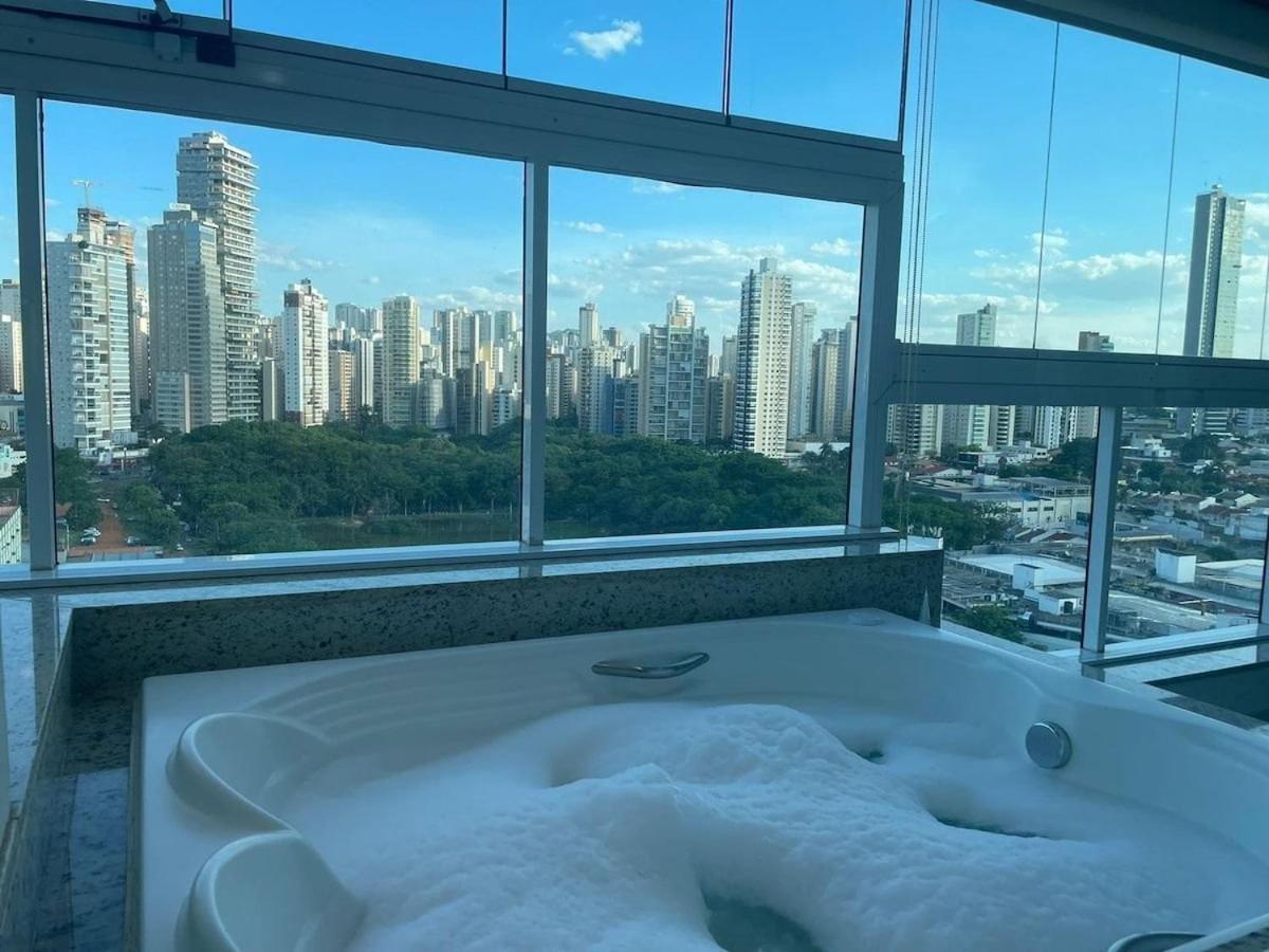 1 Qts.| 2 Hosp. | Jacuzzi Na Varanda | Linda Vista ゴイアニア エクステリア 写真